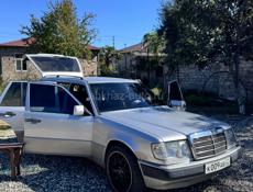 Mercedes-Benz 124
