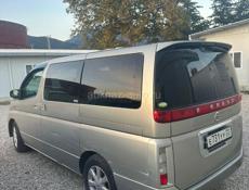 Nissan Elgrand