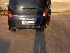 Honda FR-V