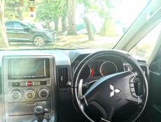 Mitsubishi L 400