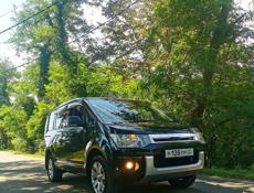 Mitsubishi L 400