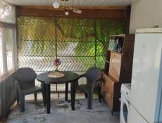 Сдается коттеджный домик  на длительный срок помесячно