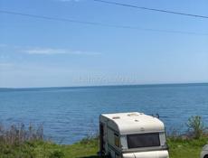 Двухкомнатный автором с кухней и санузлом