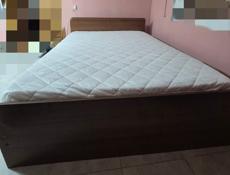 Продам кровати с матрасами,односпальные,двухспальные