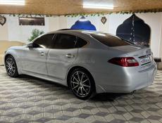 Nissan fuga