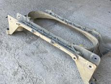 Лексус подрамник 