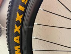 👇  1. 🚴‍♂️ Красный MTB-зверь | Shimano, Maxxis, бонусы 🔥