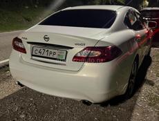 Nissan fuga