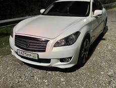 Nissan fuga