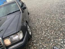 Mercedes-Benz 124
