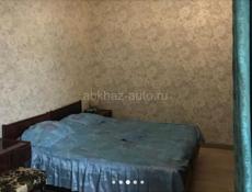 СРОЧНО СДАЕТСЯ КВАРТИРА , 2 КОМНАТЫ ЗАЛ КУХНЯ САНУЗЕЛ ЦЕНТР 