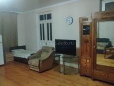 Комнату 40кв.с отдельным входом.