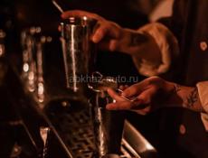 Требуется бармен 