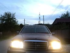 Mercedes-Benz 124