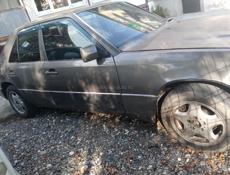 Mercedes-Benz 124