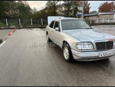 Mercedes-Benz 124