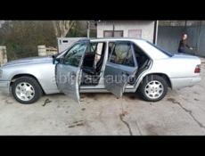 Mercedes-Benz 124