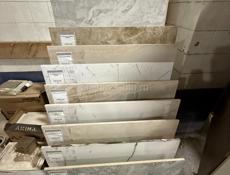 Большой ассортимент кафеля. 