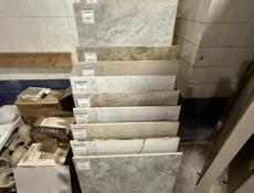 Большой ассортимент кафеля.