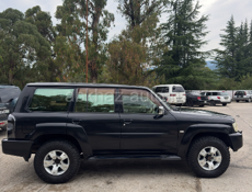 Nissan Safari