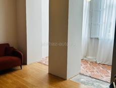 Продам 2 комнатную квартиру(сталинка)