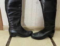 БУ кожаные сапоги в идеальном состоянии
