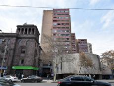 В самом центре Еревана посуточно сдаётся двухкомнатная квартира.