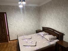 Сдаются трехкомнатная квартира в центре Нового Афона