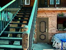 Продаётся частный дом с готовым бизнесом в живописной Абхазии, район Синоп — всего в 700 метрах от моря.