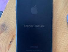 Продаю два айфона 11 на 64g и айфон 7 на 32