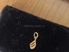 Продам кольцо золото с бриллиантам.