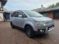 Mitsubishi L 400