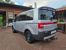 Mitsubishi L 400