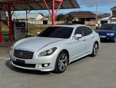 Nissan fuga
