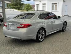 Nissan fuga