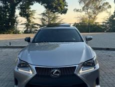 Lexus RS