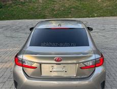 Lexus RS