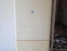 Двухкамерный холодильник, в отличном состоянии