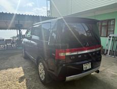 Mitsubishi L 400