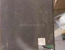 Источник бесперебойного питания APC Smart-UPS SMT3000IC 2700Вт 3000ВА