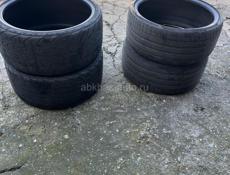 Колеса разноширокие:255/30 -20;235/20-30