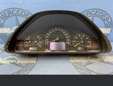 Панель приборов 