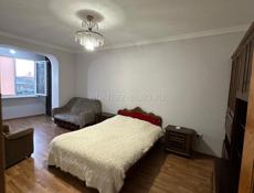 Сдается 1,5 комнатная квартира в центральной части  города Сухум . без выселения на летний период Полностью укомплектована,