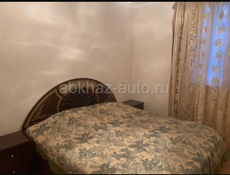 Сдается 2-комнатная комнатная квартира в центре города Сухум ,по ул. Конфедератов 34. Все удобства предоставлены. 