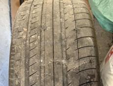 295/35 r21