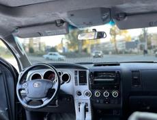 Toyota Sequoia