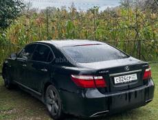 Lexus LS