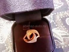 Продаётся золотое кольцо 
