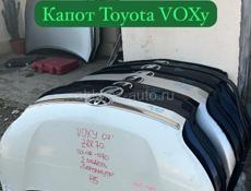 Toyota Voxy коробка автомат, фары, капоты, крепление бампера, зеркала и много других запчастей в наличии и под заказ 
