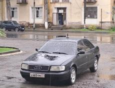 Audi 100